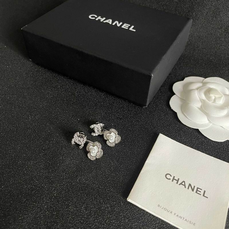 Chanel Earring 03yxs400